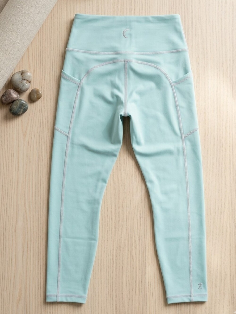 ZYIA Active Cropped Mint Green High Rise Zipper Pocket Capri Legging Sports Pant